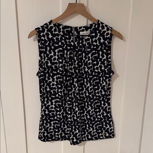 Calvin Klein Women's Navy and White Patterned Blouse